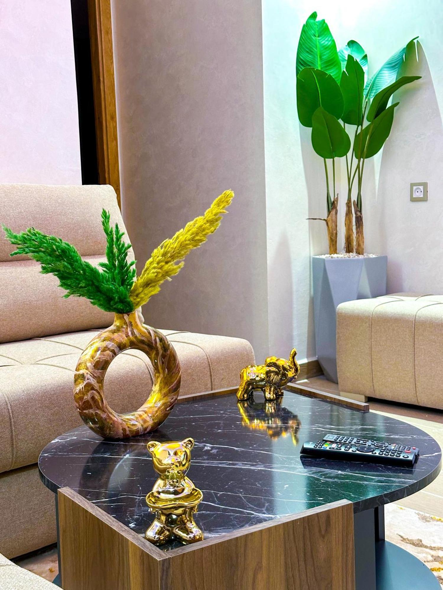 Veluxa - Luxury Holiday Homes - Centric Flat Танжер Екстериор снимка