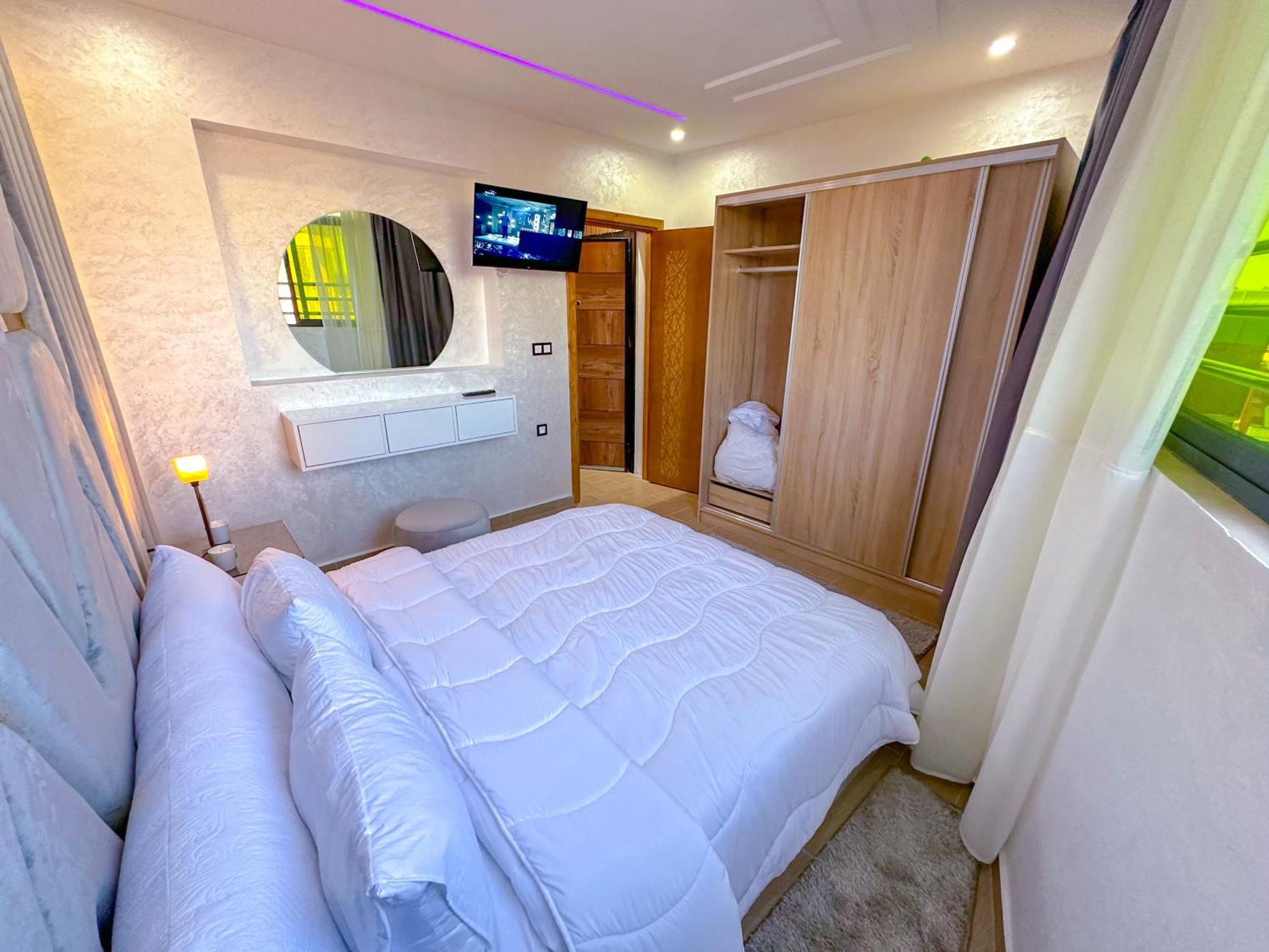 Veluxa - Luxury Holiday Homes - Centric Flat Танжер Екстериор снимка