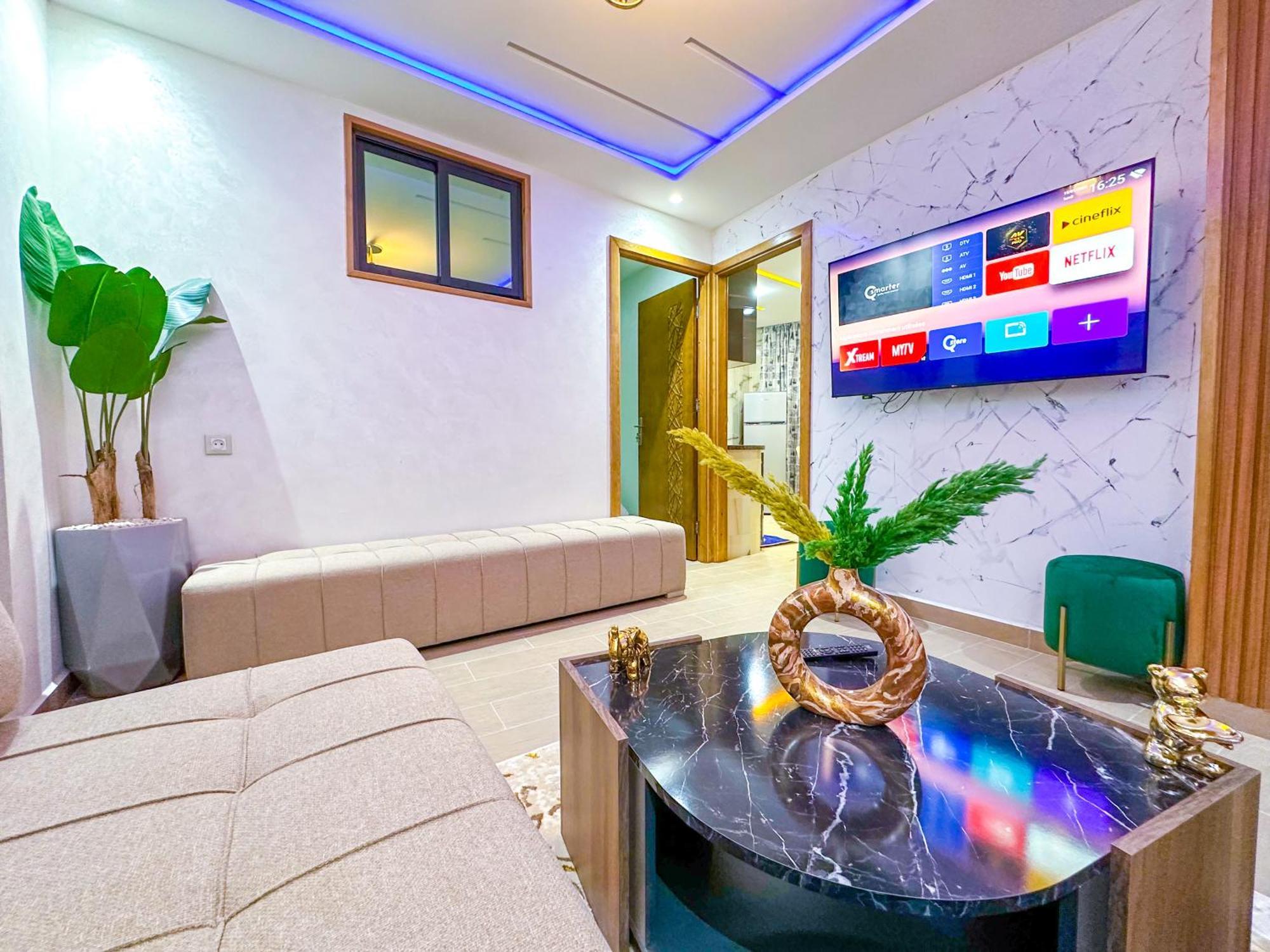 Veluxa - Luxury Holiday Homes - Centric Flat Танжер Екстериор снимка