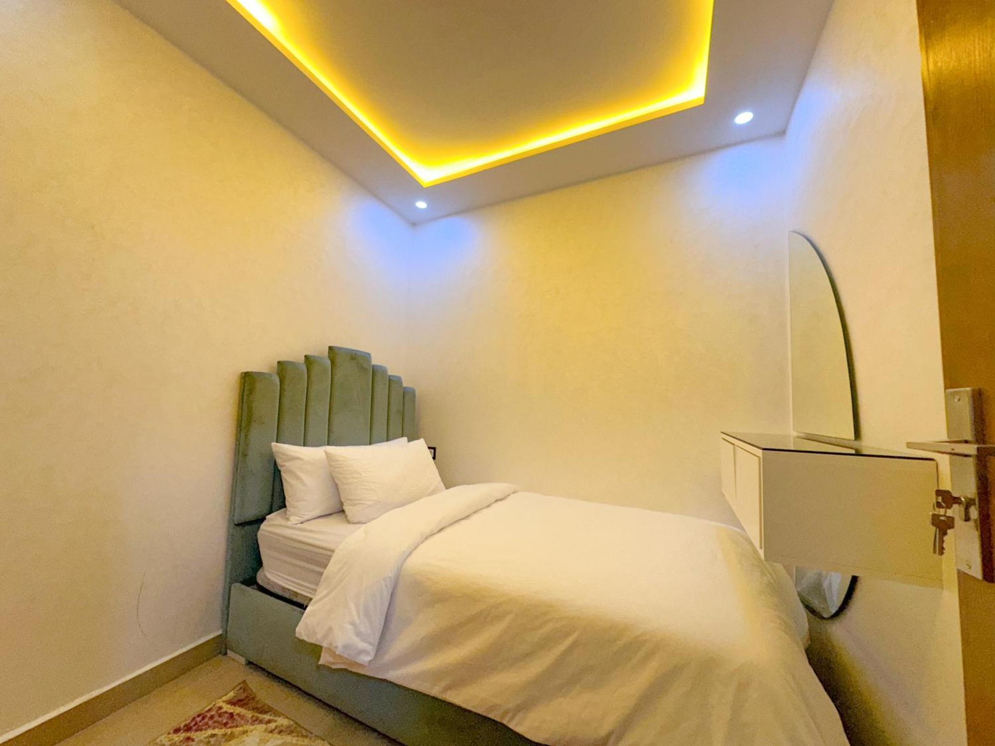 Veluxa - Luxury Holiday Homes - Centric Flat Танжер Екстериор снимка