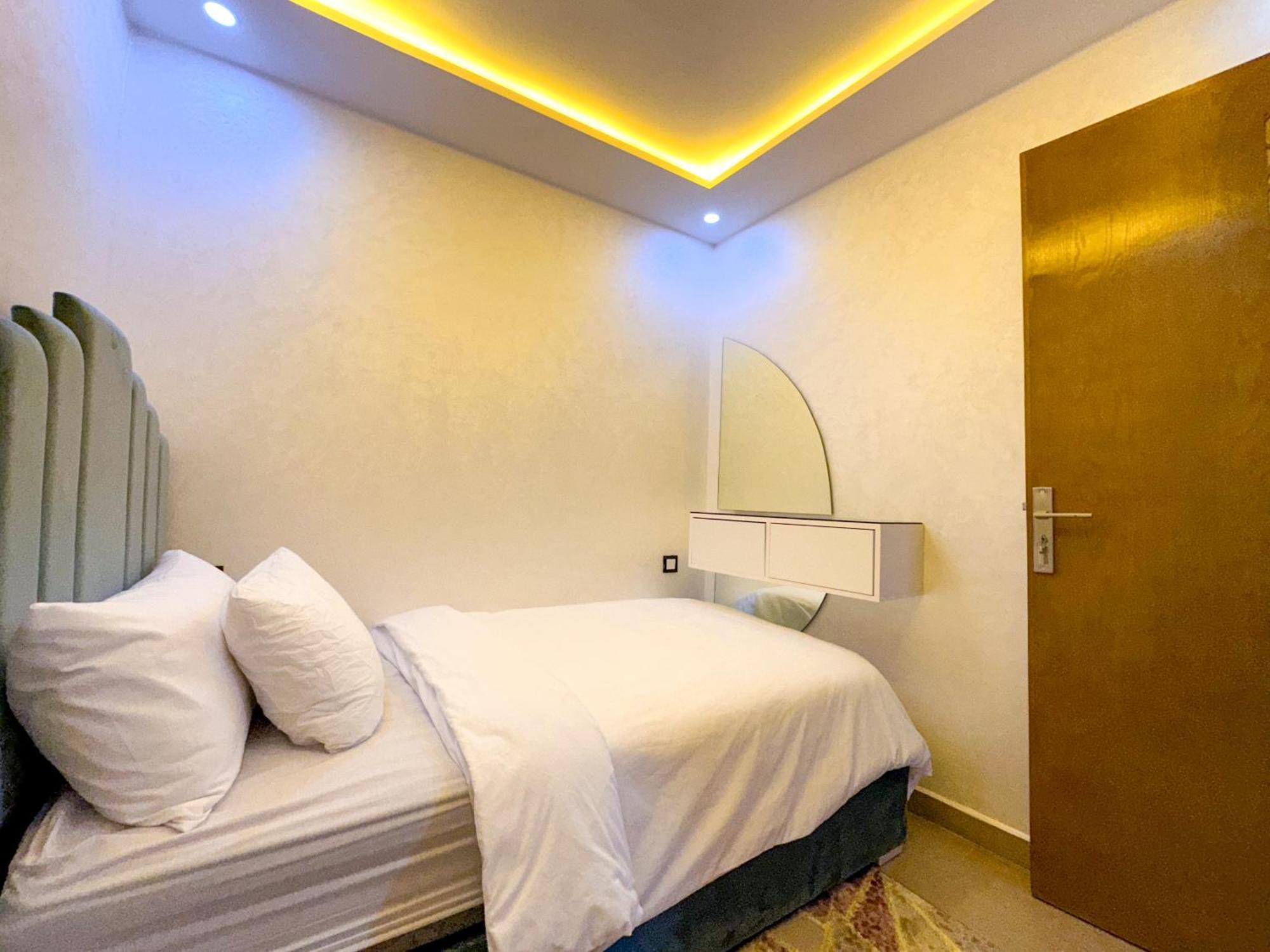Veluxa - Luxury Holiday Homes - Centric Flat Танжер Екстериор снимка