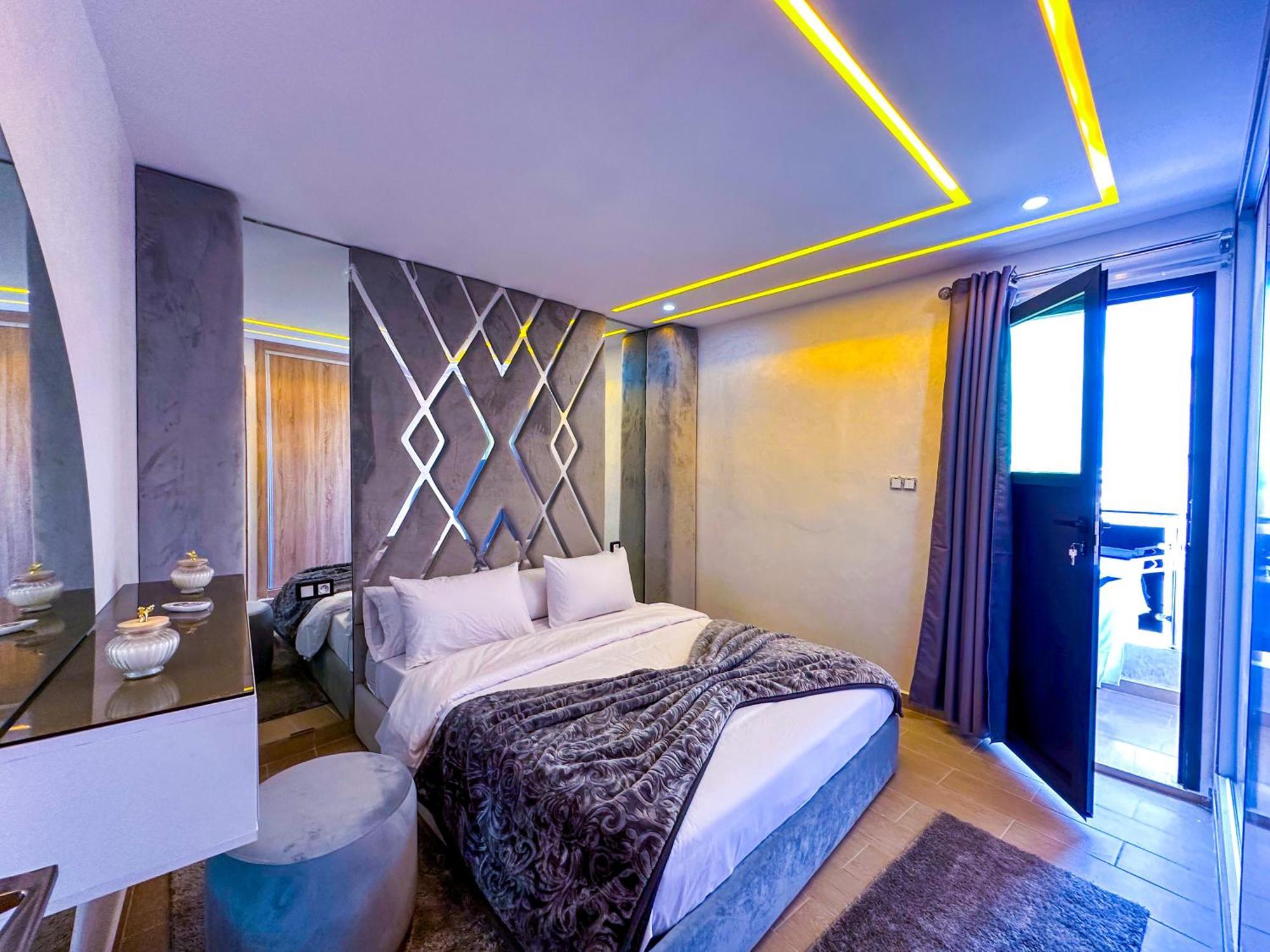 Veluxa - Luxury Holiday Homes - Centric Flat Танжер Екстериор снимка
